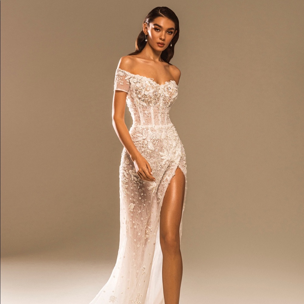 Elena Morar Wedding Dress- Isabel (Size 4)